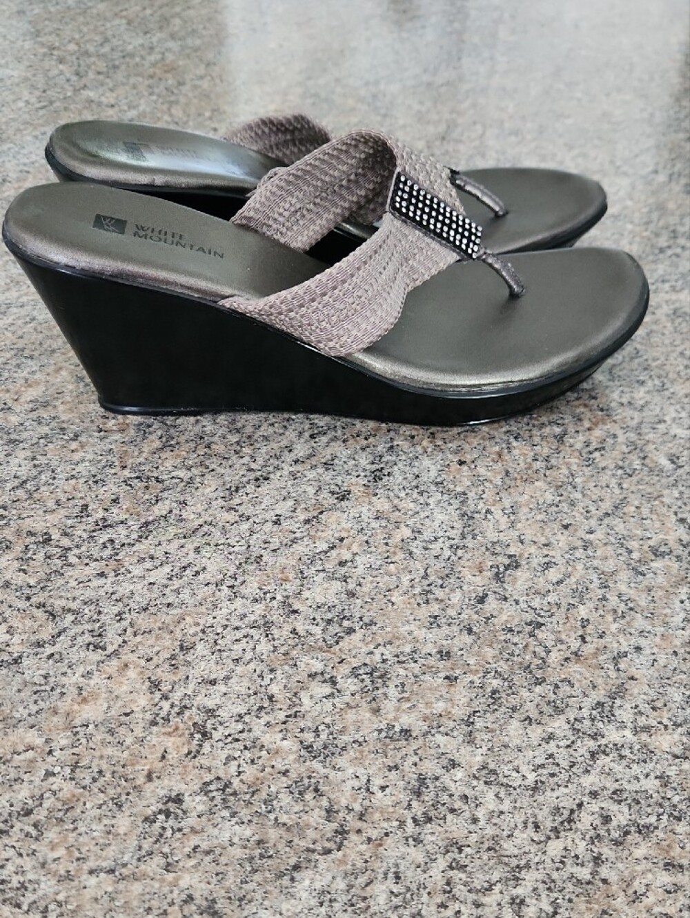 White Mountain Gray‎ Rhinestone Wedge Thong Sandals Size 7.5 - Picture 3 of 10